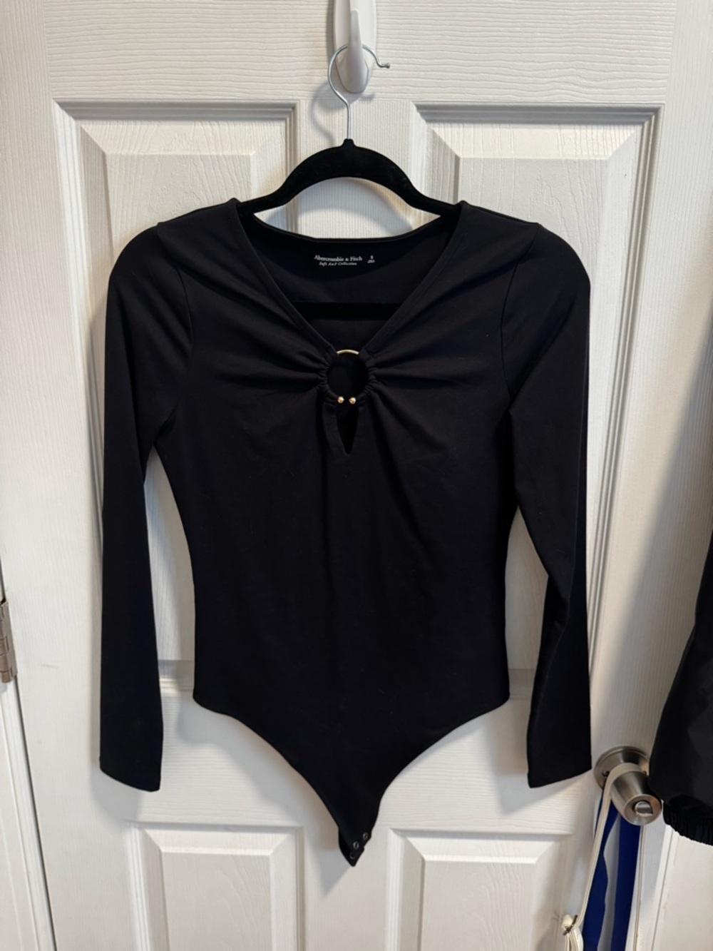Abercrombie & Fitch Black Long-Sleeve Ring-Front Bodysuit